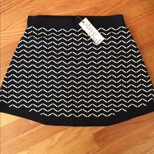 Olive & Oak Black & White Mini Skirt Size Large